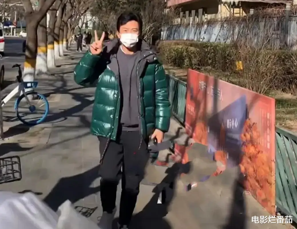 春晚|春晚四次联排：赵丽颖一笑迷人，张小斐美目顾盼，朱一龙走路生风