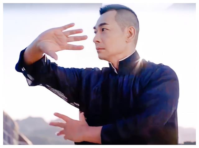 央视|央视晚会收视破2,韩红火力全开,李雪健眼神感人,孙俪温情破防