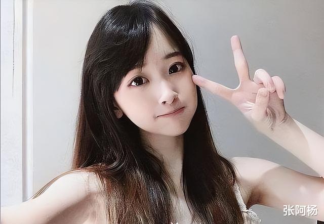 女主播|纪实：女主播深夜见榜一大哥，对方却是工人，被要求当面换裤袜