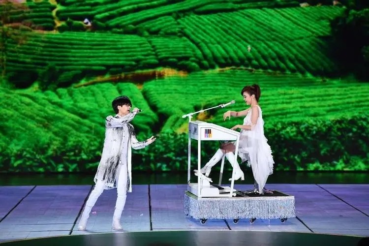 旭日阳刚|从阿宝到旭日阳刚，这7位草根的凄惨现状，是吃了一夜暴富的亏？