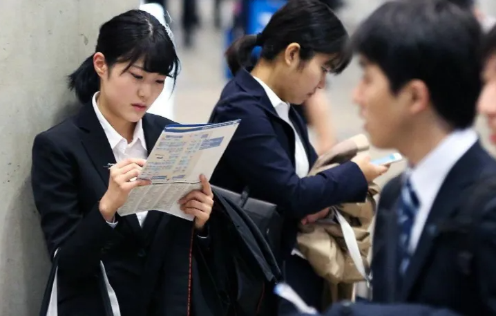 求职|35岁博士求职要求5000薪资,遭老板嘲讽质疑,“小丑”竟是我自己