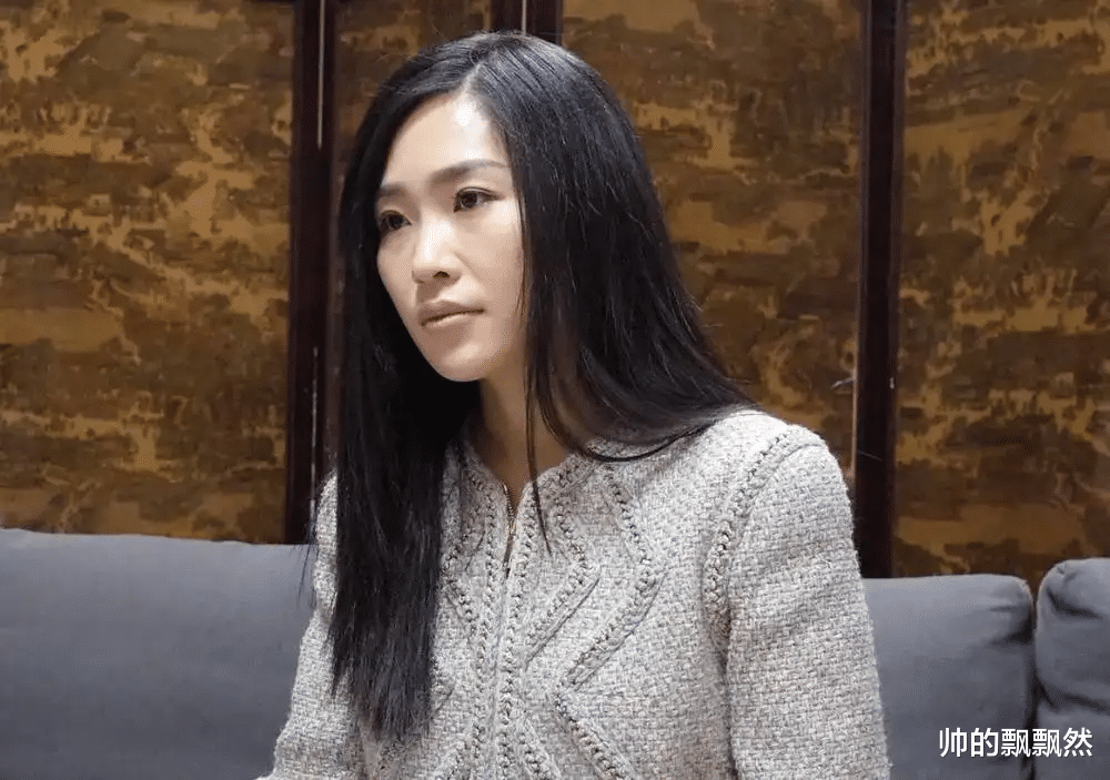 张艺谋|张艺谋：支持被家暴的女儿离婚，回来、爸养你，不能让女儿受委屈