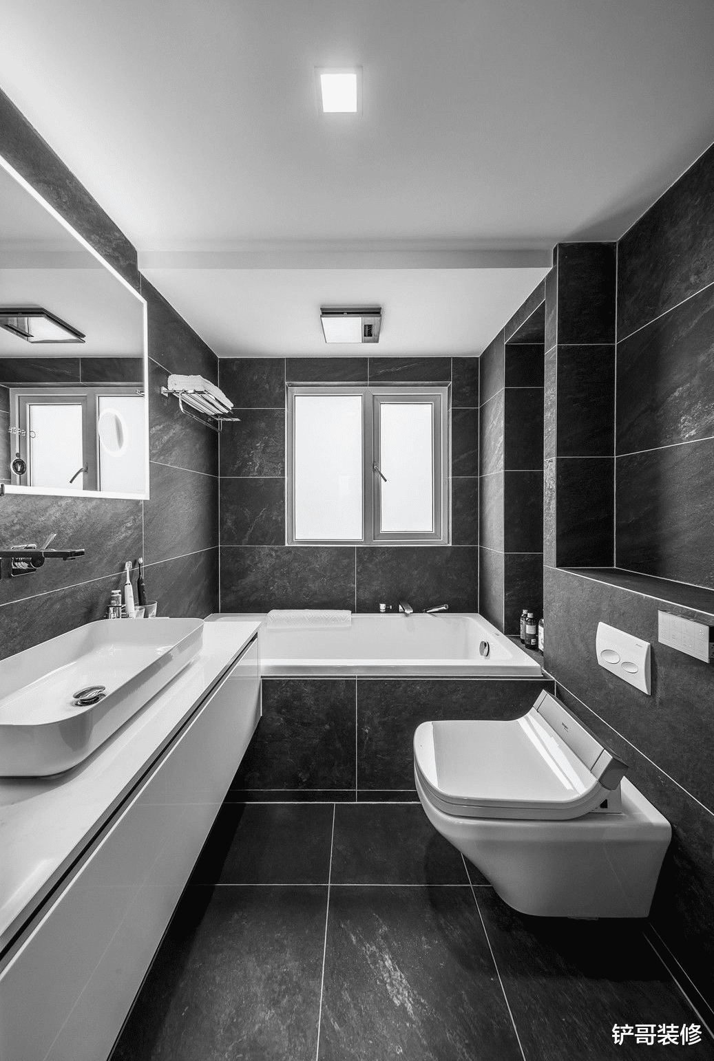 崇尚自由的业主，运用白灰色装饰，创造精致的生活空间