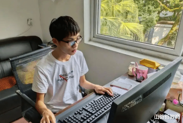 大学生|985毕业生求职辛酸史,到手工资才3800多,还被HR嘲讽就值这个价