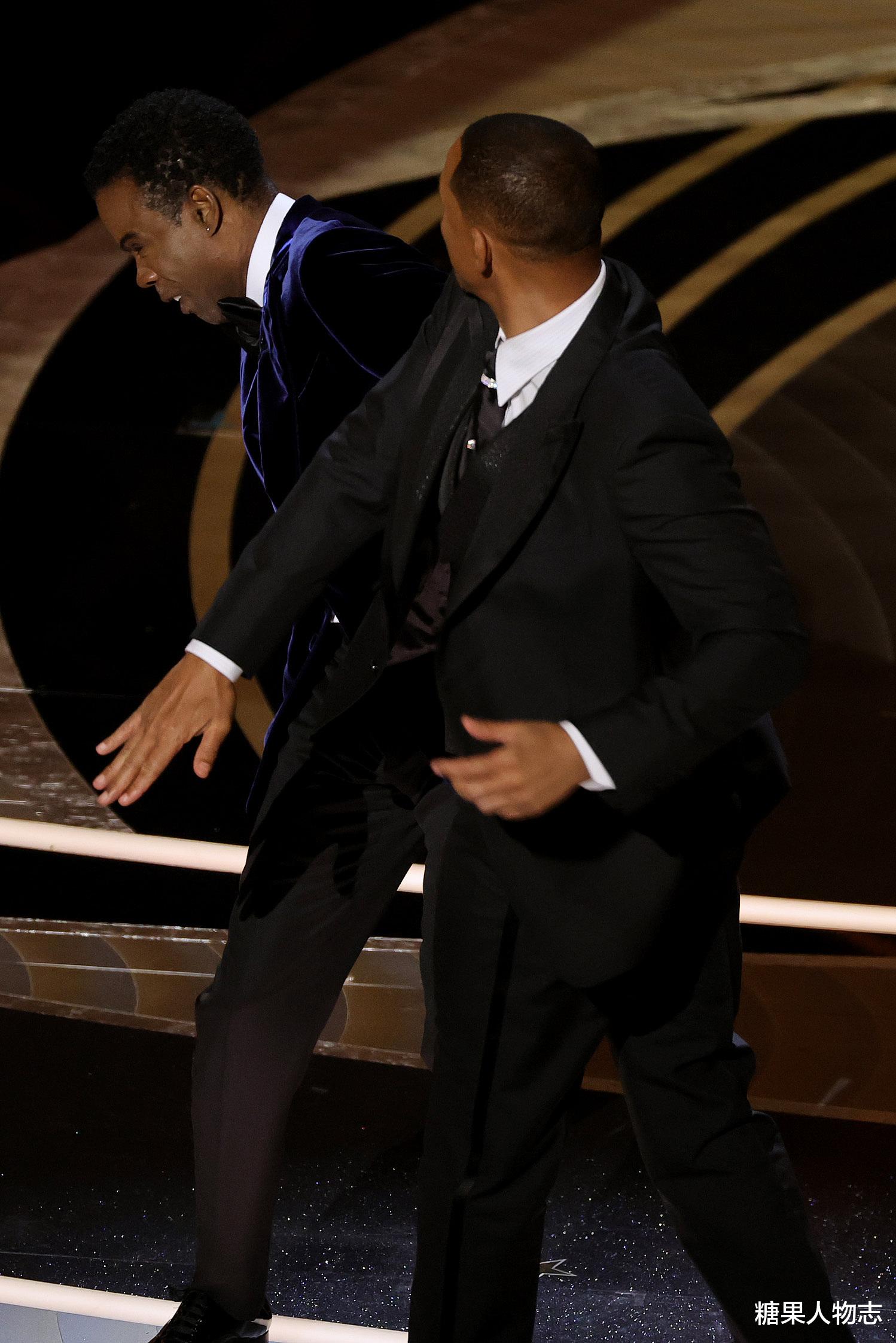 威尔·史密斯|威尔史密斯：从影30年，53岁斩获首个奥斯卡影帝，与老婆感情成谜