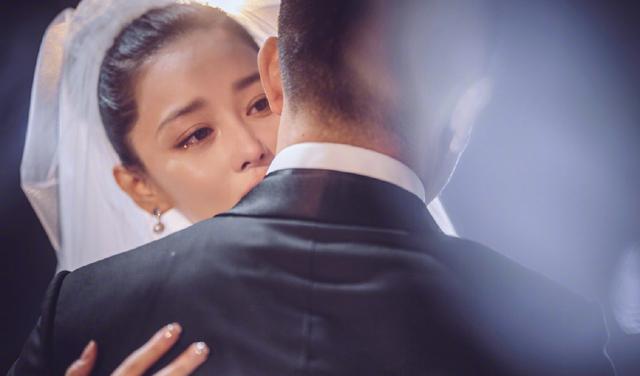 王子文|何捷把张馨予当成女儿宠！他的手机里全是她，叫她“小孩”太甜蜜