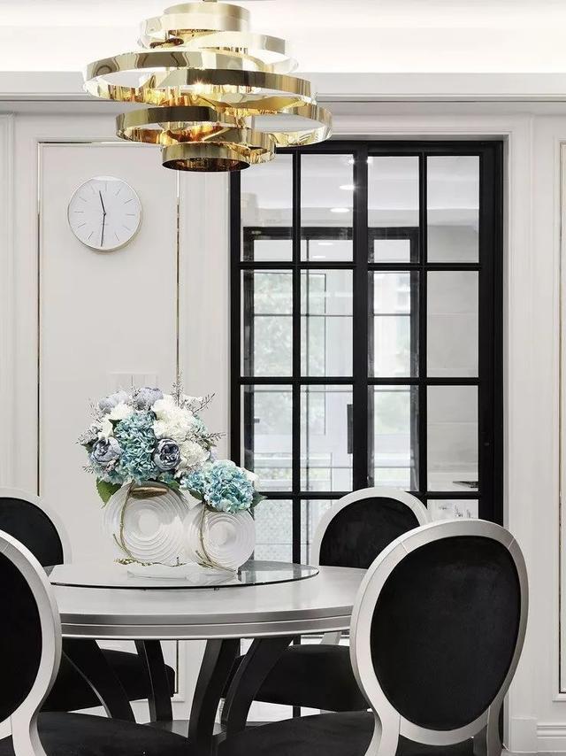 买房就剩这套样板间，全套下来多加40万房款，你们觉得值得买不？