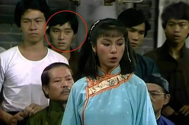 周星驰|10年心酸！深扒周星驰成名前跑过的龙套，每一个都让人心疼！