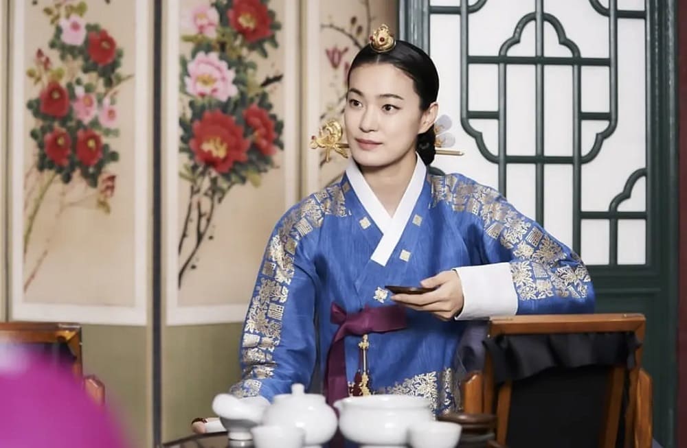 王后伞下|《王后伞下》第11集剧情心得：中殿教训儒生，成枏大君身世解谜