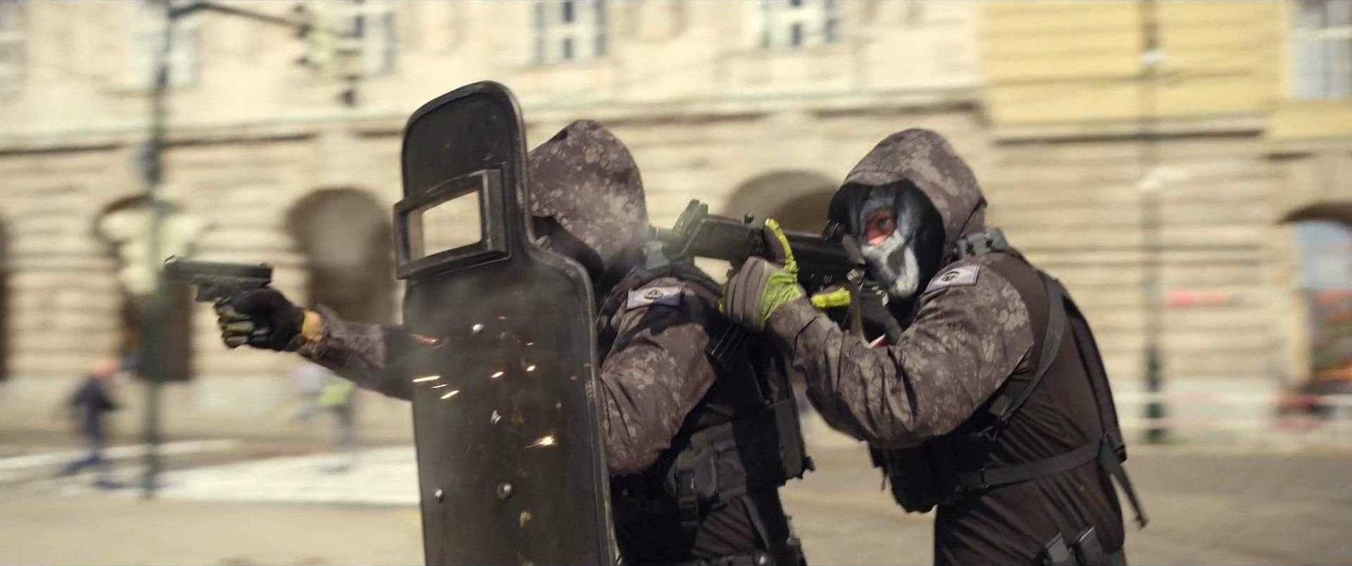 灰影人|《灰影人》，投资2亿美元，2022年度暴爽动作片，从头打到尾