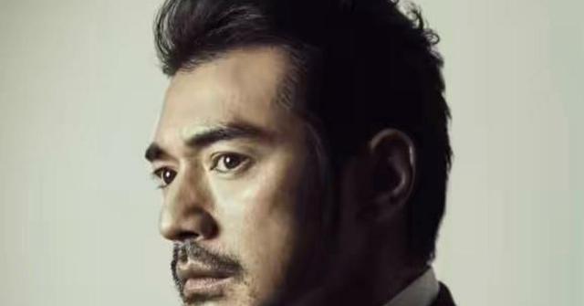 金城武|48岁金城武近况曝光，身材依旧面部松垮，男神颜值大不如前