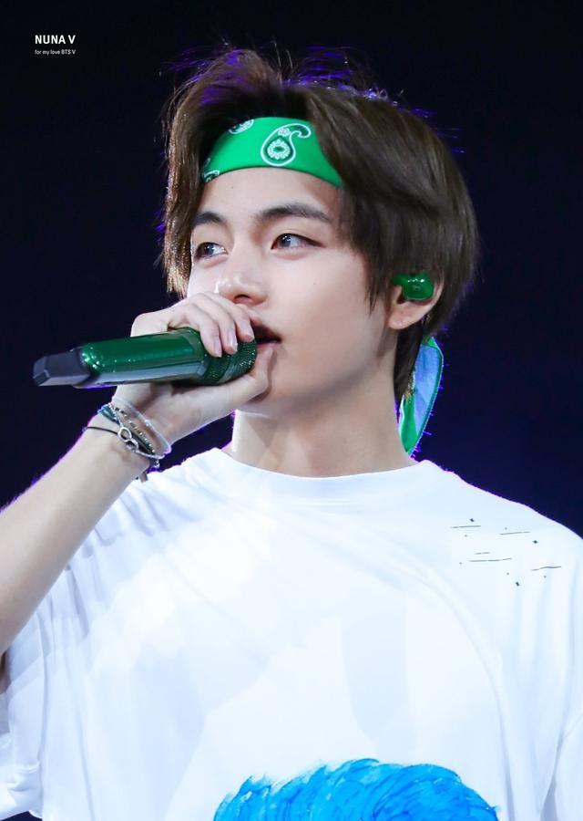 |BTS被要求服兵役,但允许她们到海外演出,不过成员不允许有收益