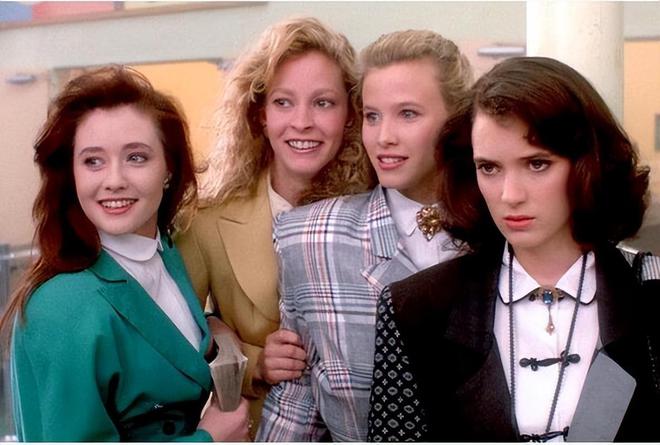 薇诺娜·瑞德|薇诺娜·瑞德:17岁爆红,美貌惊人是德普挚爱,却沦落到当街盗窃