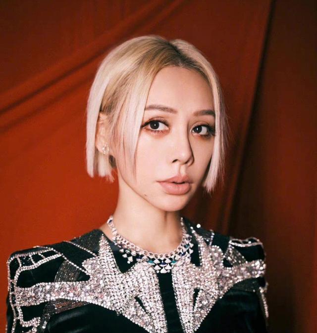 宁静|岁月不败美人,宁静近照让惊叹,说她50岁真没人信