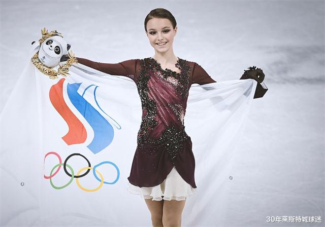 御姐|谢尔巴科娃穿御姐装！踩尖头高跟鞋身材完美，网友：金博洋娶回国