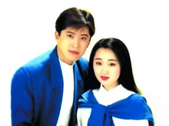 杨钰莹|蜜一样的杨钰莹,游离了两个男人之后,还能“甜”多久