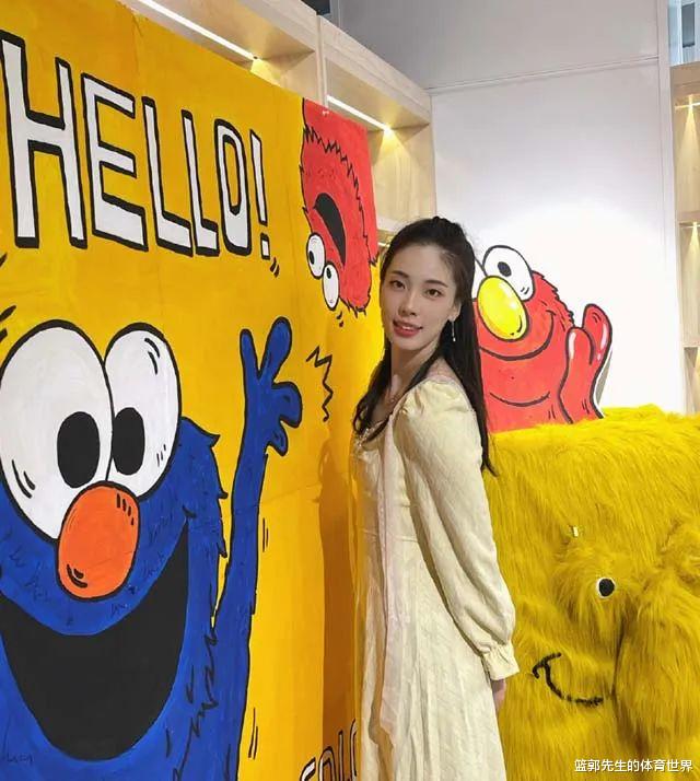 女排|女排女神晒照，颜值被赞胜过惠若琪，甜美笑容太治愈了