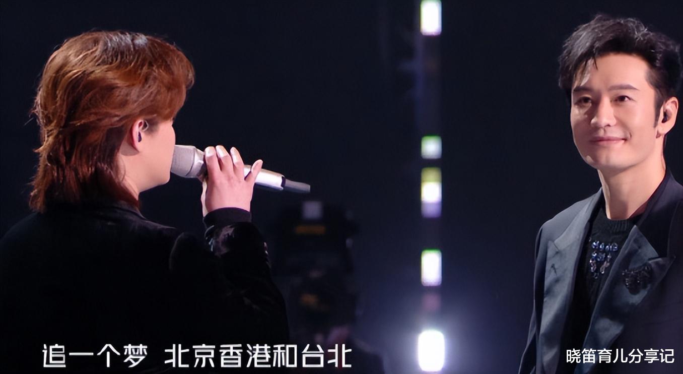 假唱|跨年夜还是“翻车夜”,假唱、跑调、假煽情?2022年结尾内娱真尬