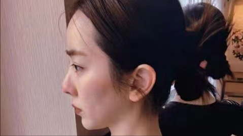 李思思|央视主持人李思思晒健身照,身材匀称,尽显完美身材