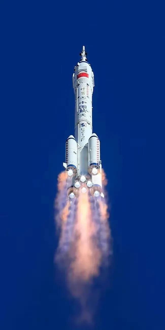 神舟14号飞船选择回家的时间和地点都很有讲究,太意外了