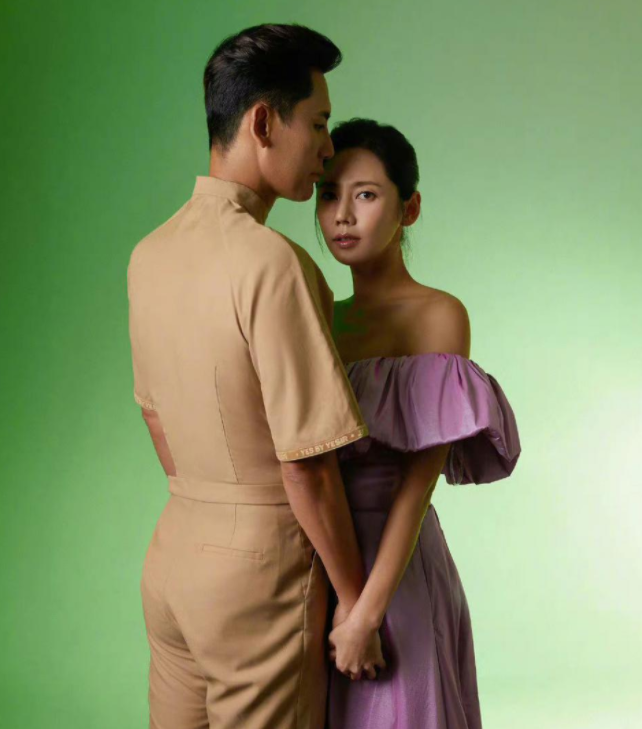 秋瓷炫|秋瓷炫于晓光带四岁儿子用餐,网友拍到女方表情严肃指夫妻俩吵架