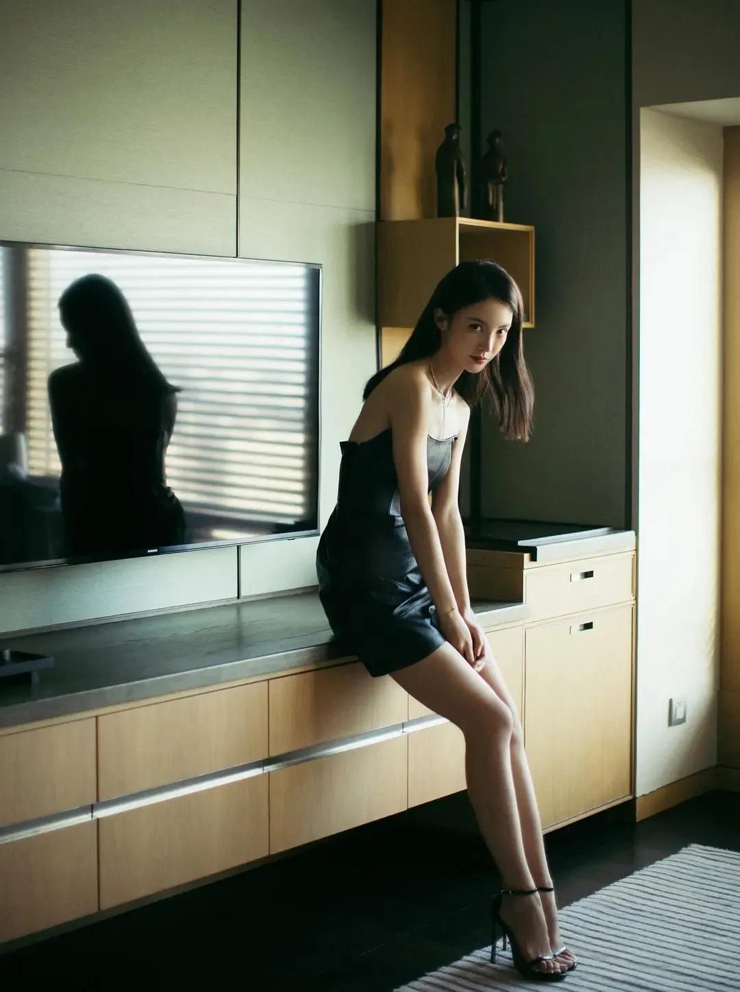 金晨|顶级性感名模金晨,冷感、美艳,出类拔萃