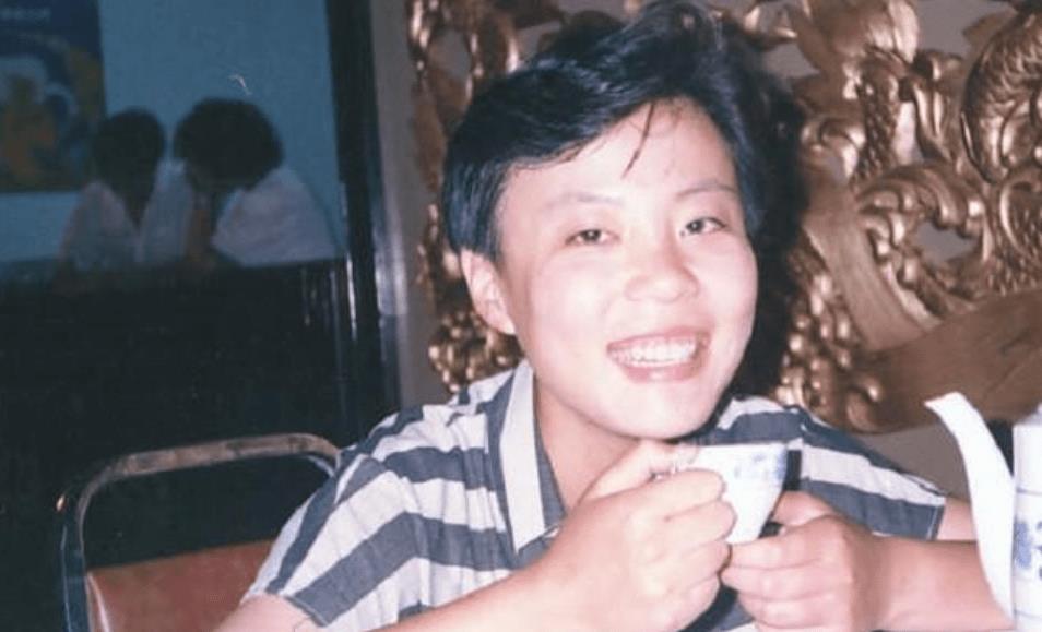 89年姐姐北大坠崖,5年后妹妹在清华被投毒,父母:是谁害了她们