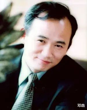 他,坐拥百亿身家,亲哥借钱却一毛不拔,家人重病也视而不见