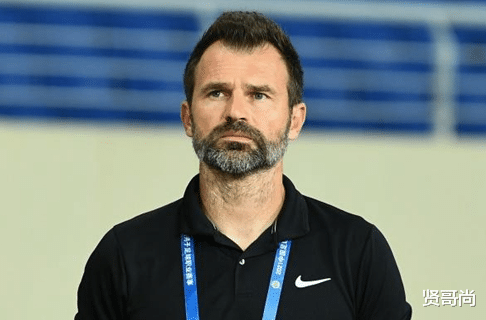 一代国足名将惨遭莱科无视，6轮仅出场3分钟！沦为上港看客令人唏嘘