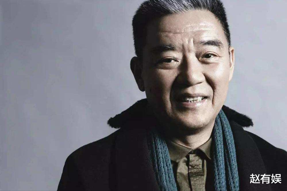 李立群|老戏骨李立群：对小9岁妻子一见钟情，结婚几十年零绯闻