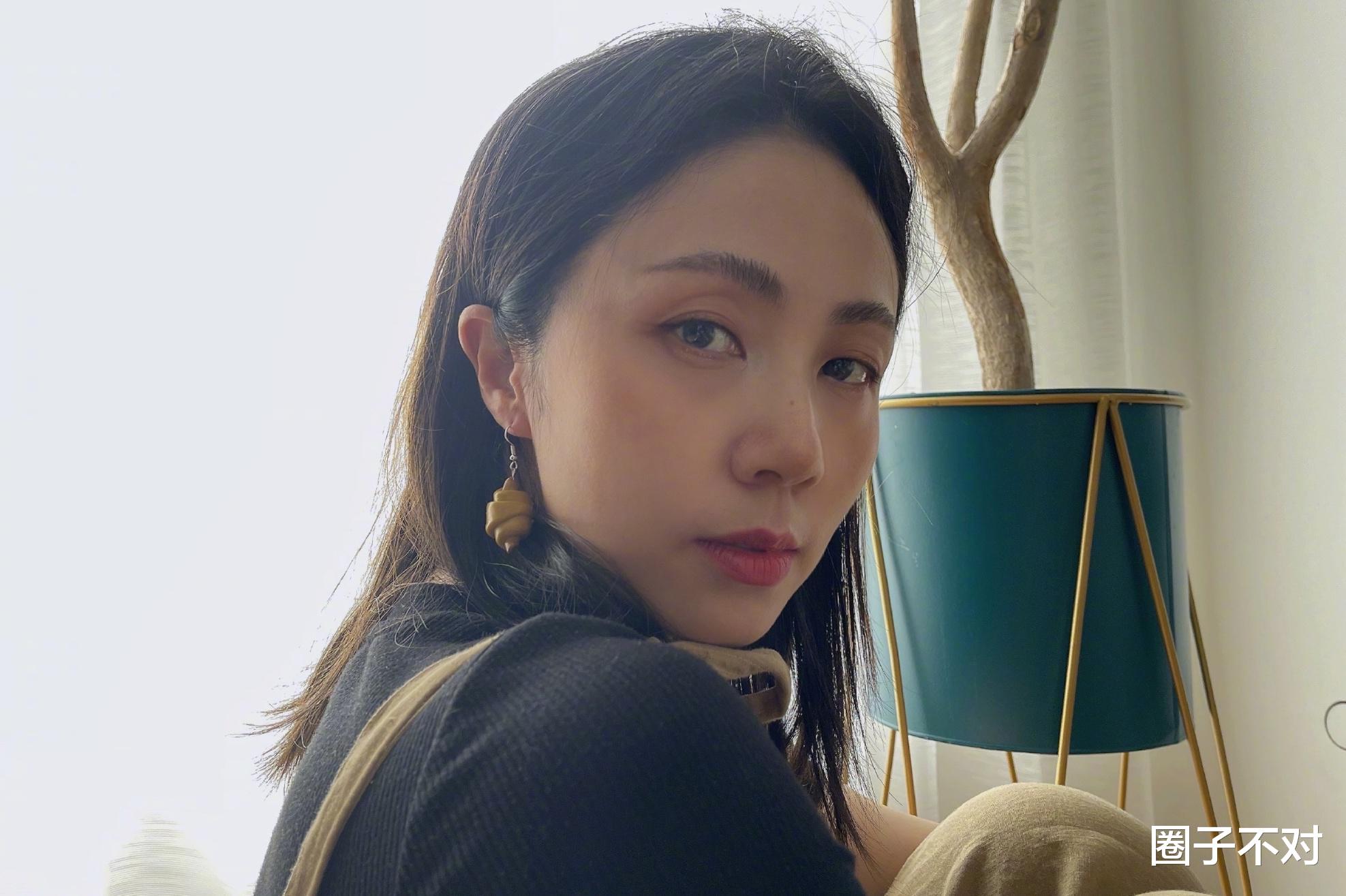 孙莉|孙莉:18岁就跟了黄磊,三胎生了儿子后,她为何又选择复出?