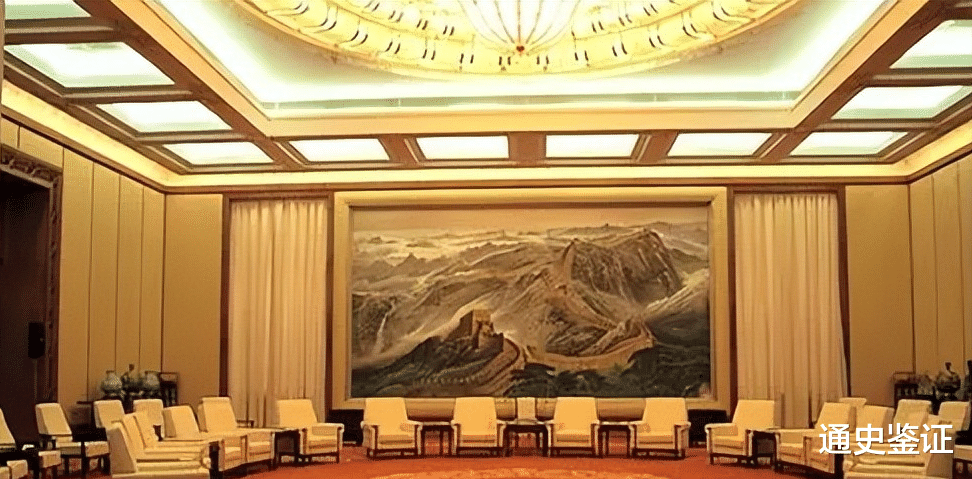 胤禩1959年人民大会堂建成后第一次国宴天花板上藏了50人这是为何