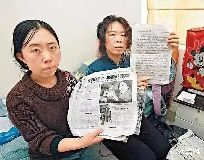 tf家族|代价半座重庆城?TF家族路演出大事,为何娱乐圈追星\惨剧\不断?