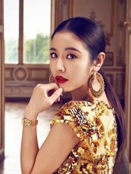 爽肤水 50岁女人想显年轻别太刻意,4种“发型”要远离,扮嫩痕迹太重了