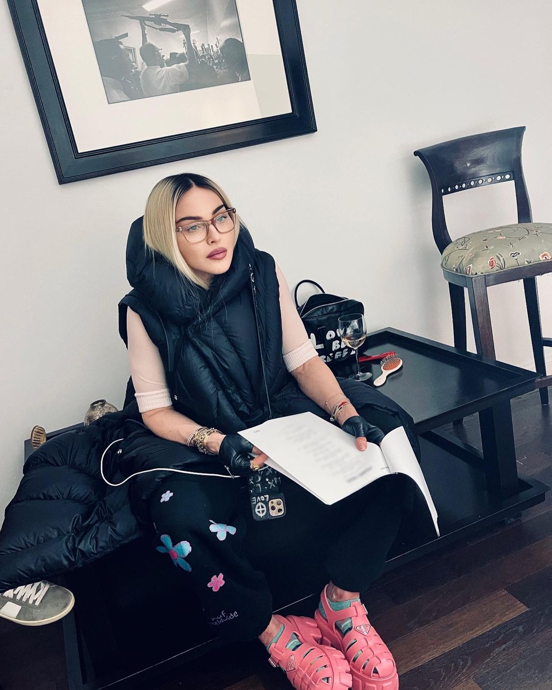 麦当娜|63岁麦当娜重新演绎上世纪90年代的经典造型，越活越年轻！