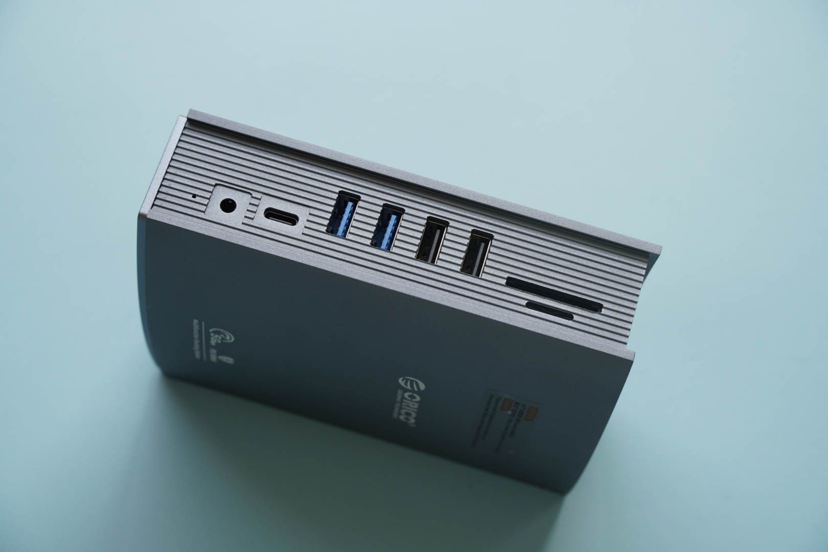 半导体|m1 macbook pro也能实现异屏扩展-奥睿科ORICO15合1扩展坞测评