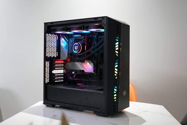 AMD|颜值很棒，散热轻松拿捏AMD R5，骨伽天吴360水冷体验