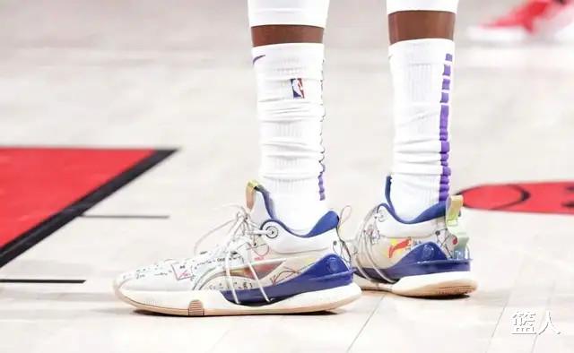 勒布朗·詹姆斯|NBA球员上脚：詹姆斯的全明星战靴，维金斯签名鞋实物曝光
