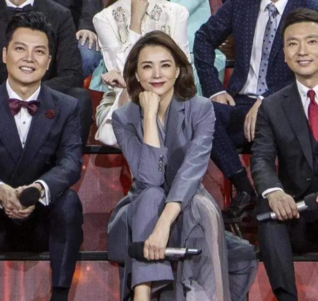 董卿|网传董卿丈夫陷债务危机,或已只身跑路,网友:莫要成第二个刘涛