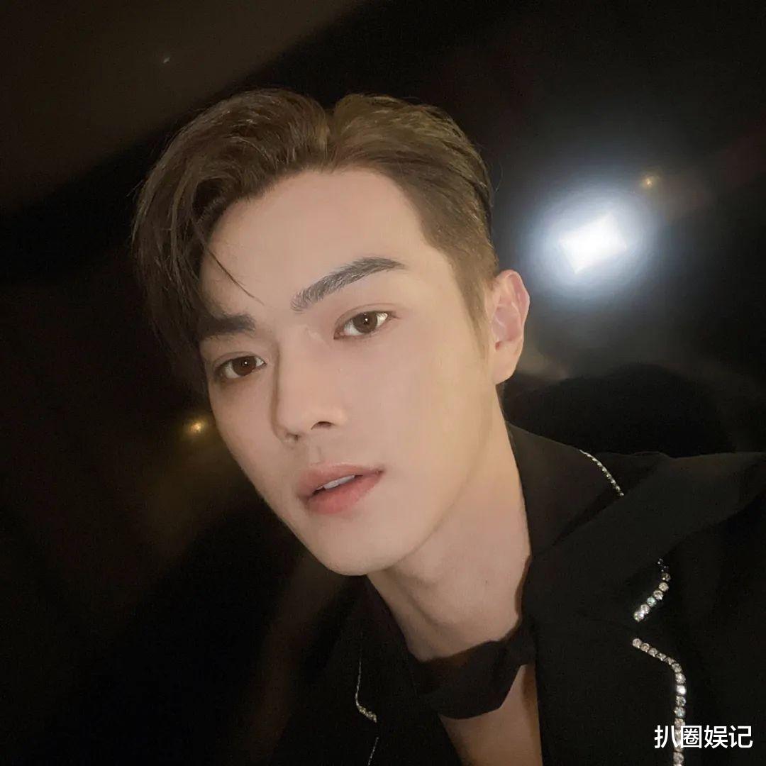 罗云熙|成毅是古偶圈里罗云熙平替，罗云熙不要的饼，下一步都会去问问他