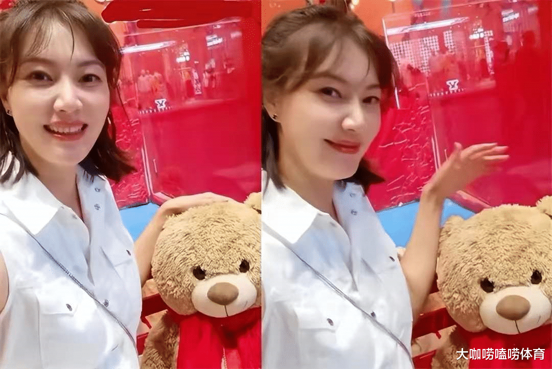 谢杏芳|林丹携全家游玩!谢杏芳变化大+换发型妩媚,夫妻保持距离显冷漠