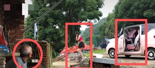 女子乡间路边停车,一身短裙露脐,下车后狂飙热舞,大爷淡定目视