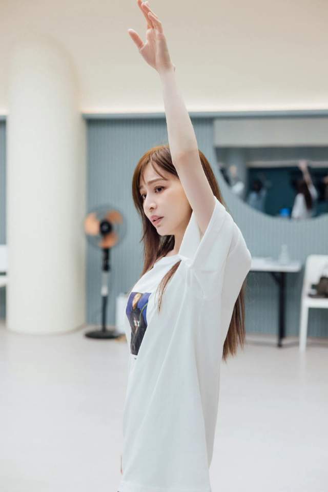 王心凌|王心凌舞蹈室辛苦排练
