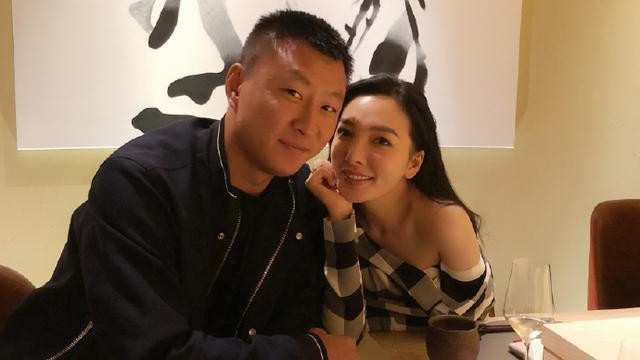 王励勤|王励勤前女友国庆出游！为富豪老公庆生，36岁身材傲人2年2次闪婚