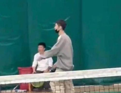 张译|关晓彤鹿晗被曝领证结婚，两人已相恋4年，订婚彩礼高达九位数