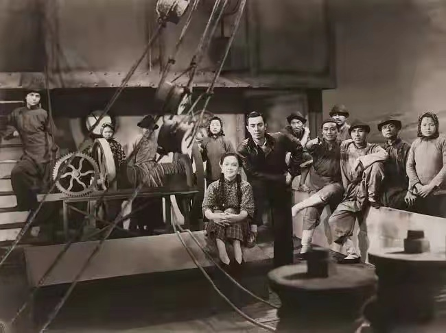 王丹凤|50年代电影姐妹花,双王老戏骨风华绝代,从未出现“美人之争”