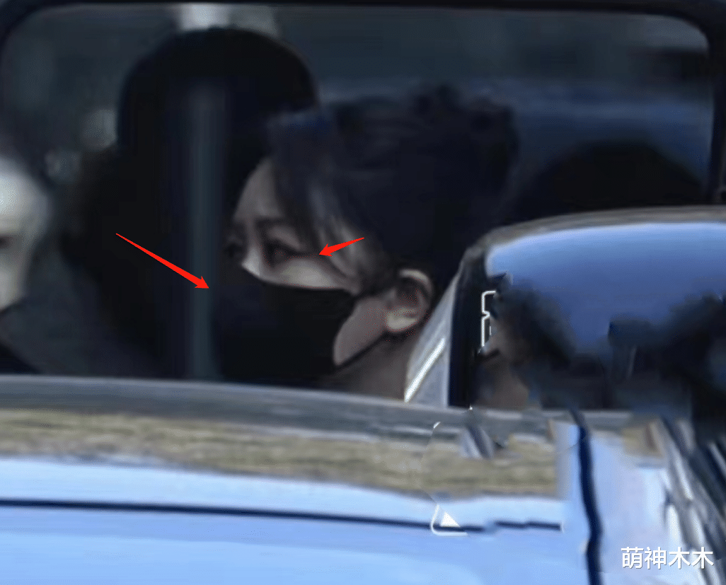 杨紫|春晚最后一场彩排来啦！杨紫丸子头包裹严实，赵丽颖紫色大衣抢眼