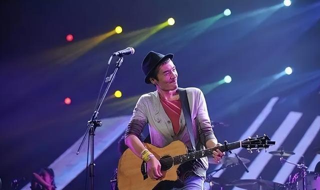 朴树|一位歌手的爸爸是院士,介绍儿子说是“卖唱”的,网友:过分低调