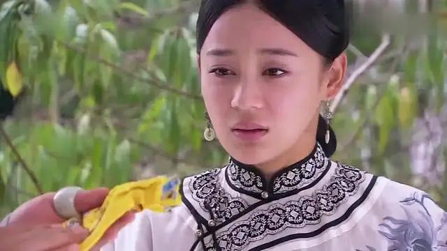 35岁袁姗姗晒出独居生活照,全屋乱到超乎想象,网友:很有烟火味