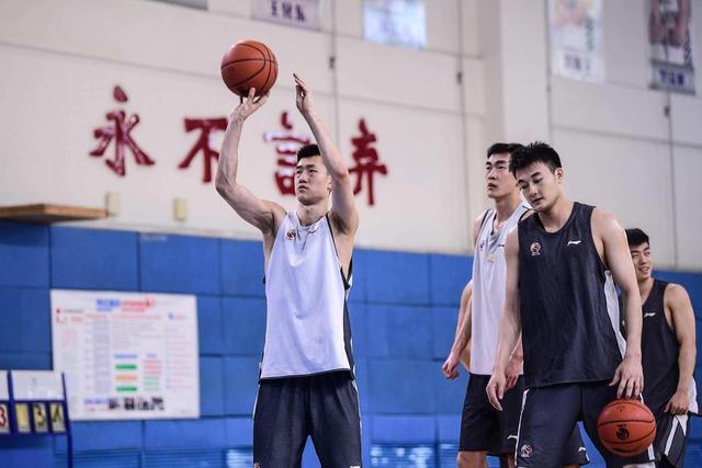 郭旭|巩晓彬看不上，杨鸣弃用，辽篮总冠军前锋27岁却无球可打